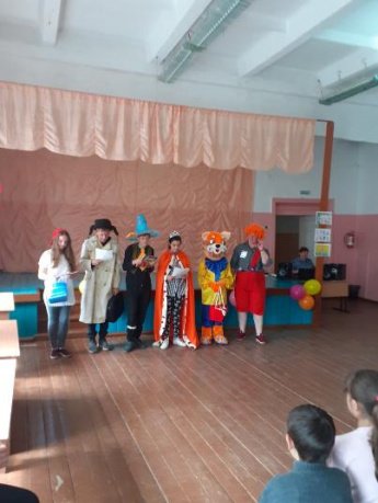 «Летнее солнце на книжных страницах»
